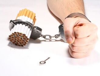 吸烟由于成瘾性很强，很难戒掉。
